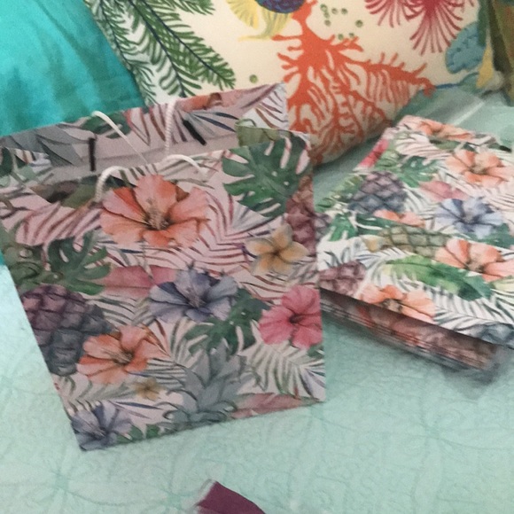 Oriental Trading Company Hawaiian luau party favors - Picture 2 of 7